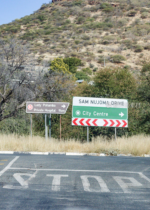 Sam Nujoma Drive在纳米比亚霍马斯地区的温得和克